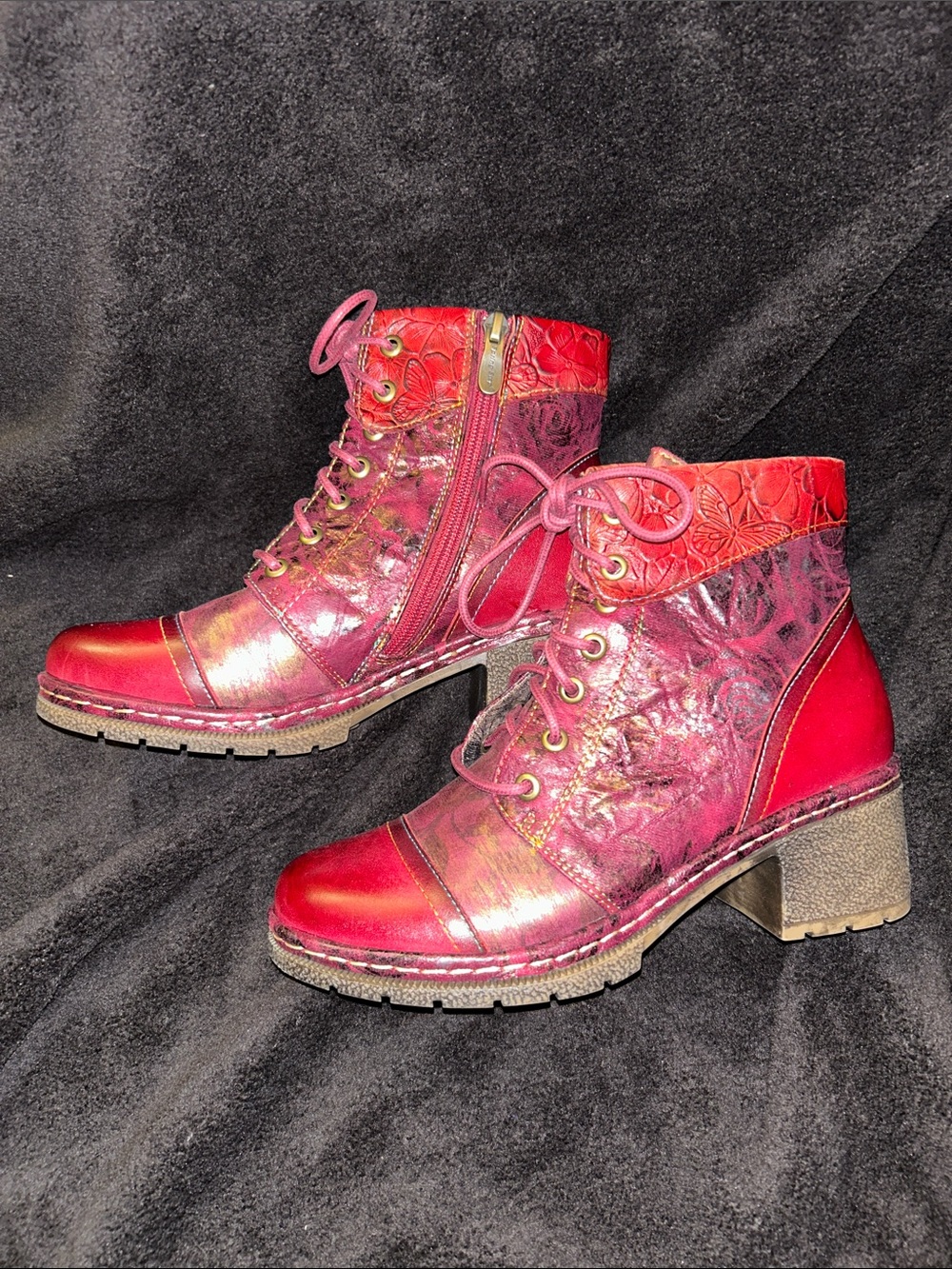 L’ARTISTE NWOT Women's Red Lace-Up Block Heel Ankle Boots with Side Zip